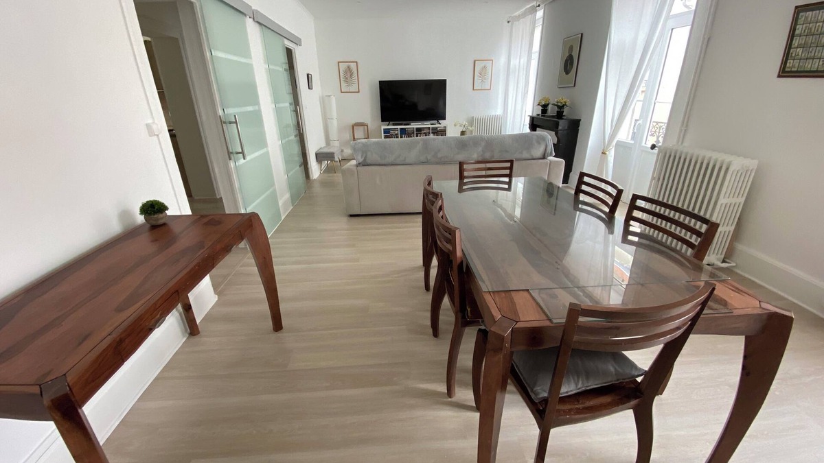 Cœur de Ville Apartment | Vichy Superbe Appartement 100 m2 Hypercentre, où Tout se Fait à Pieds