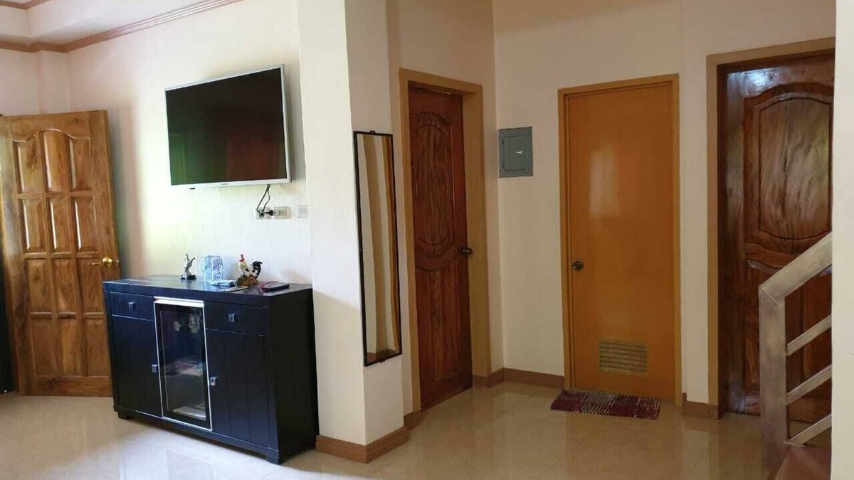 Mambajao House | Vickie Homestay - Mambajao Camiguin
