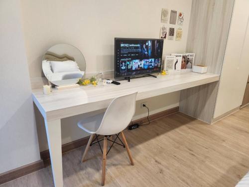 Saen Suk Apartment | Vicky the east ville Bangsean room 15