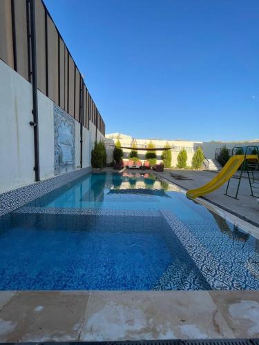 Al Jubeiha Ski Chalet | Victoria chalets