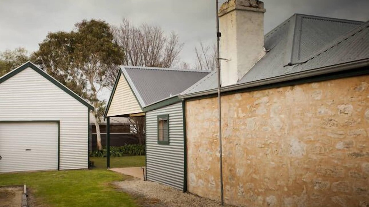 Waterhouse Cottage | Victoria Cottage - located at Robe