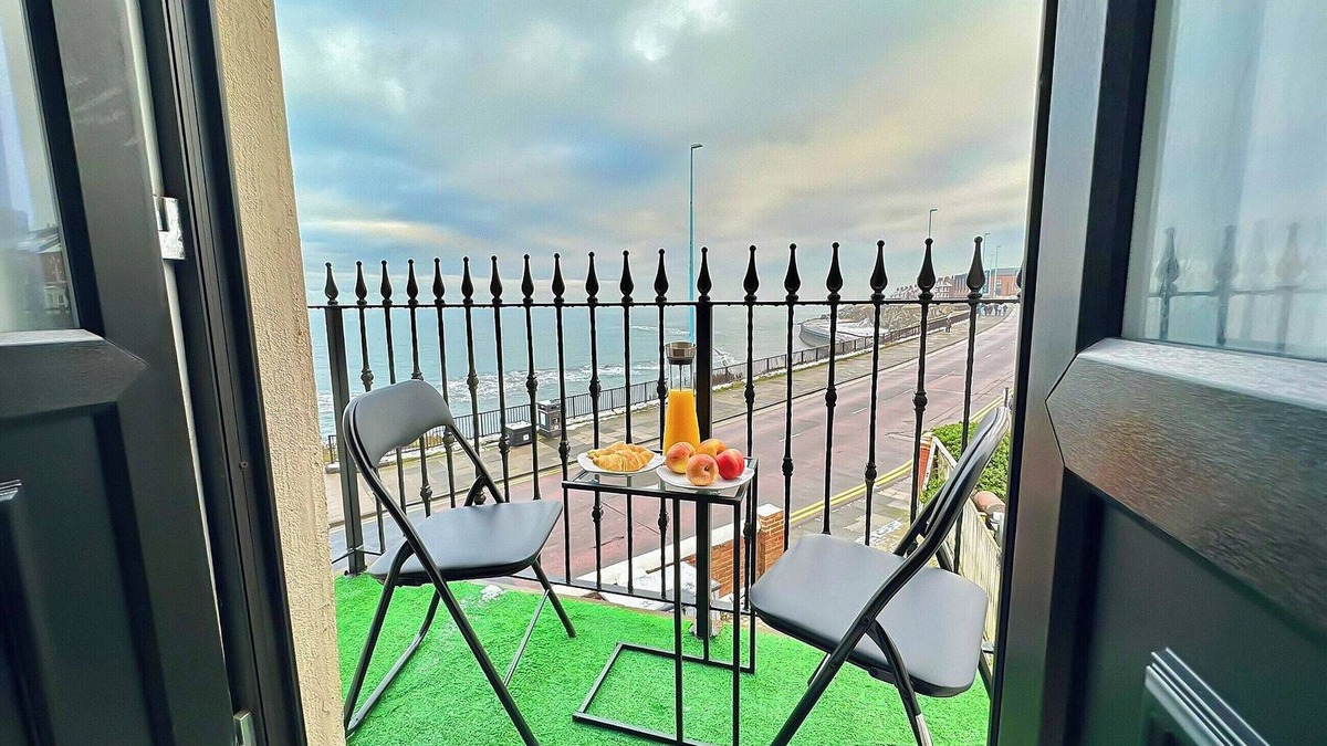 Whitley Bay Cottage | Victoria House by the Sea