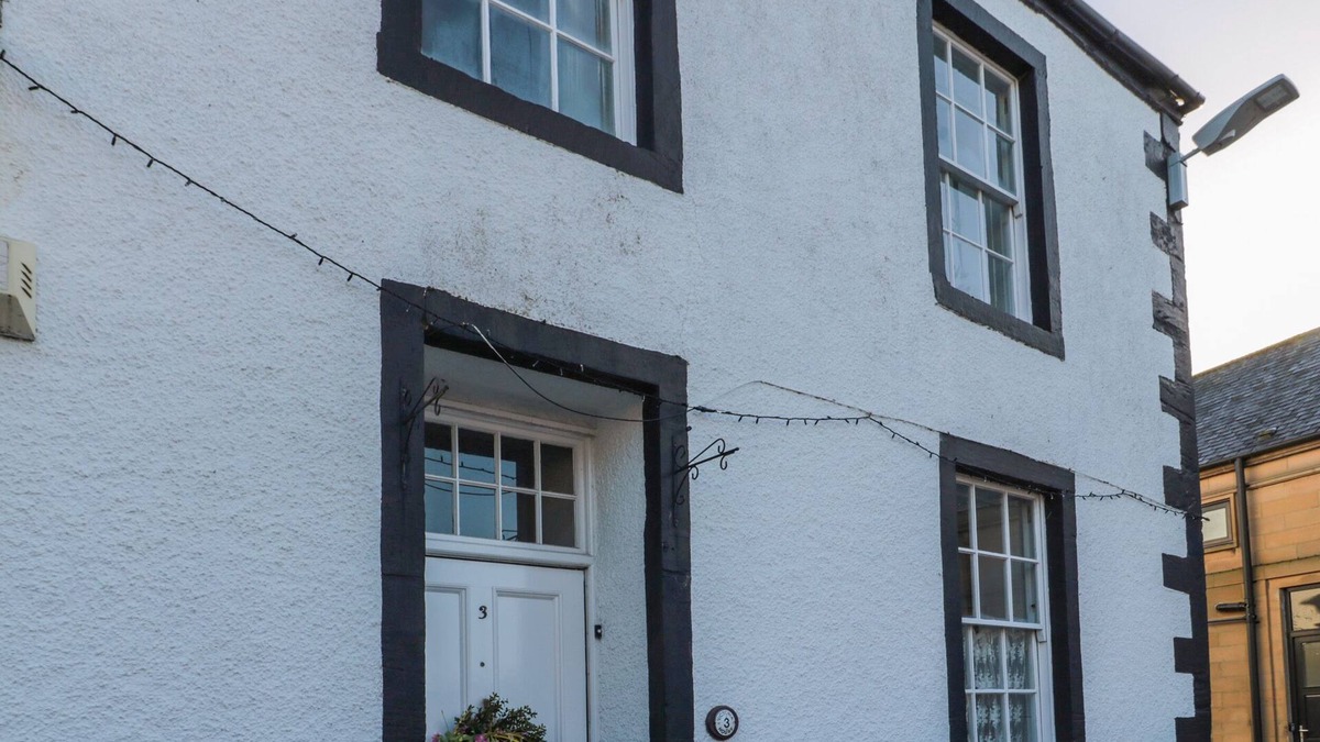Belford House | VICTORIA HOUSE, pet friendly, character holiday cottage in Belford