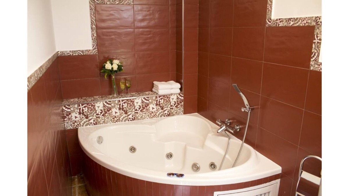 Siguenza Apartment | Victoria Loft with Jacuzzi II
