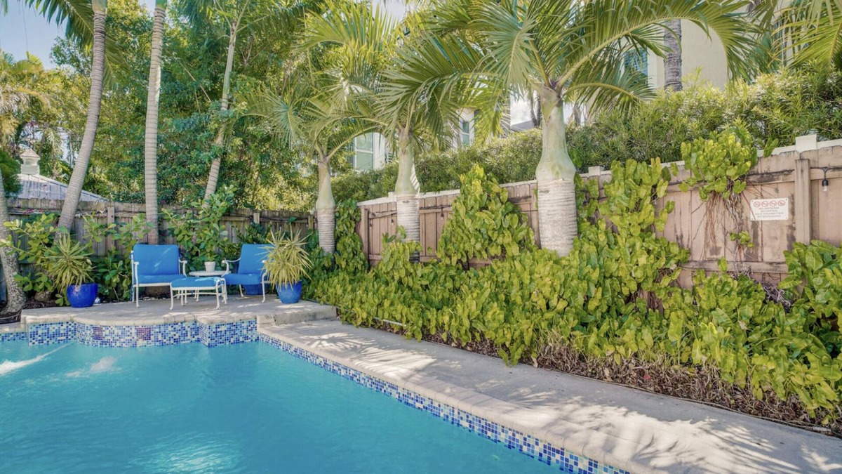 Victoria Park Condo | Victoria Park Oasis w/Pool, BBQ, Garden ~ 51