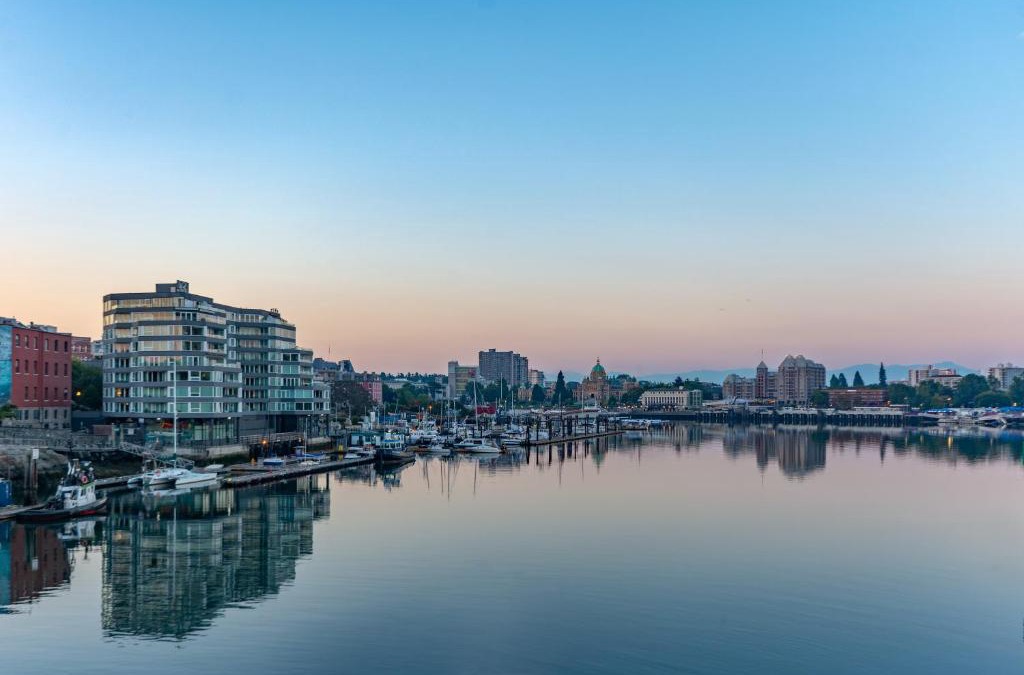 Inner Harbour Hotel | Victoria Regent Waterfront Hotel & Suites