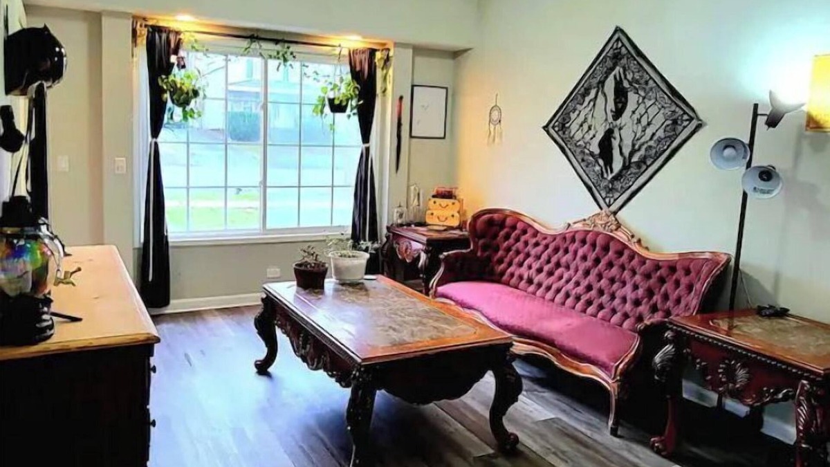 Syracuse Apartment | Victorian Antique 1 Bdrm Ground Fl Apartment
