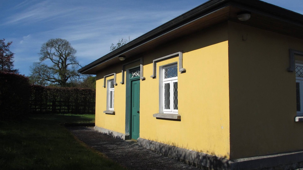 Cashel House | Victorian Gate Lodge in the countryside
