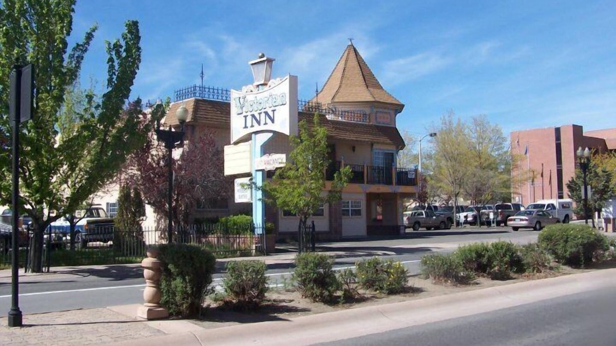Sparks Hotel | Victorian Inn