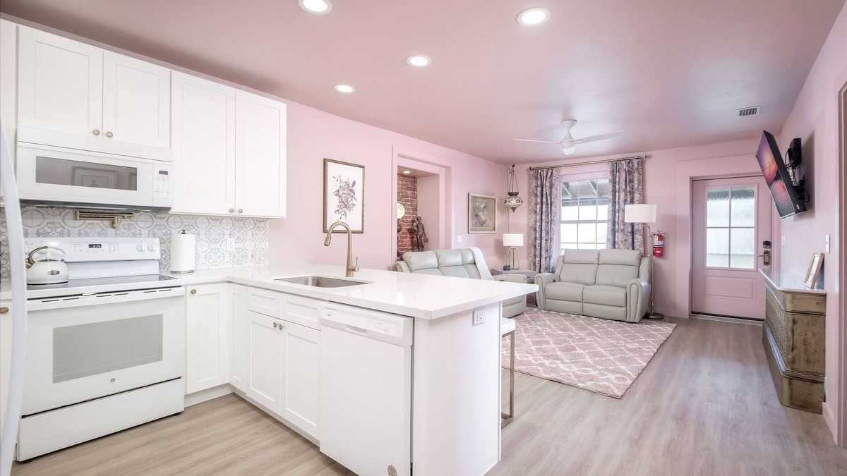 Cedar Key Apartment | Victorian Inspired Downtown, Boat Trailer Parking!