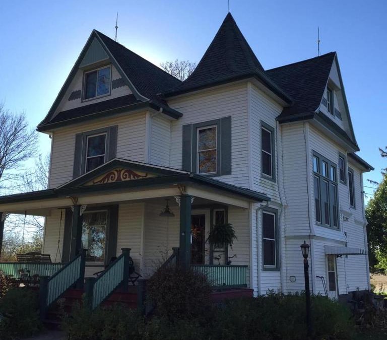 Marion Bed & Breakfast | Victorian Lace B&B