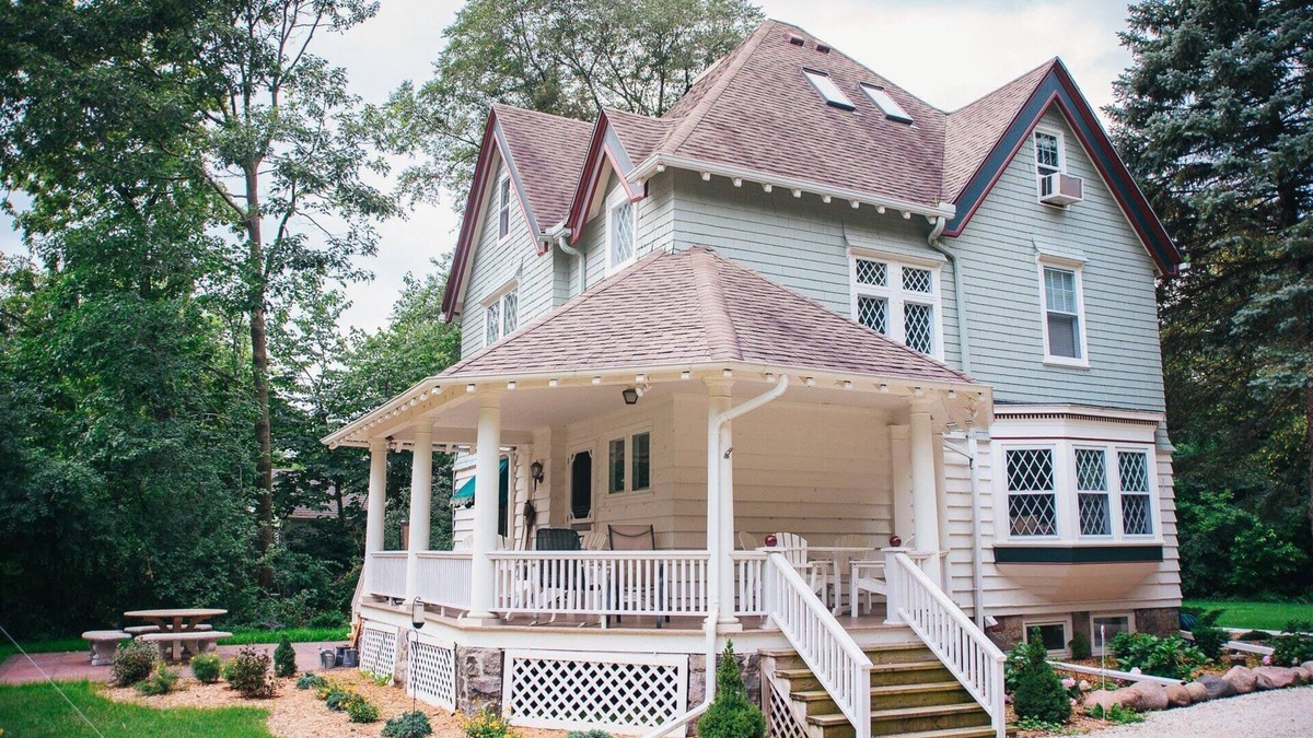 Oconomowoc House | Victorian Lake Home