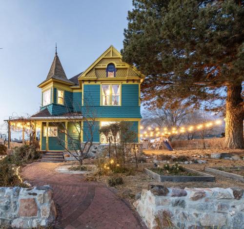Ogden Villa | Victorian Luxury, Big Groups, Jacuzzi