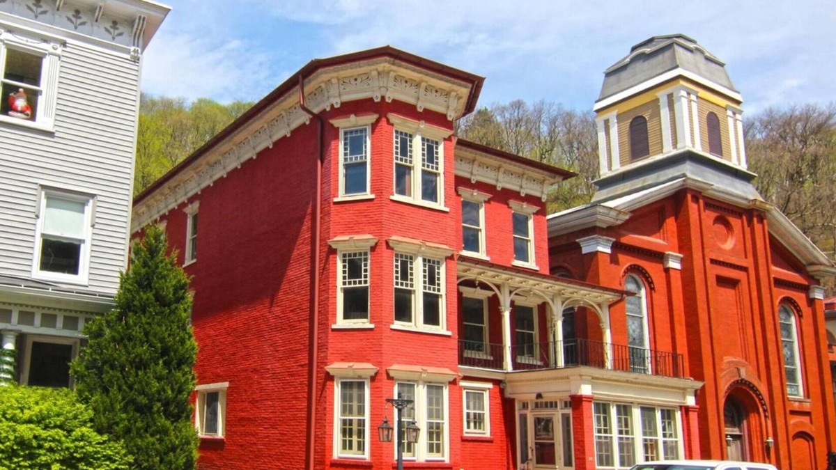 Jim Thorpe House | Victorian Mansion in the heart of historic Jim Thorpe