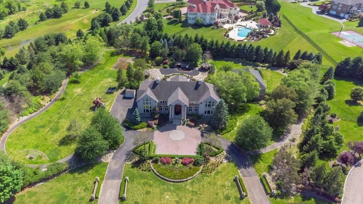 Wickatunk Resort | Victorian Mansion/indoor basketball,hockey court
