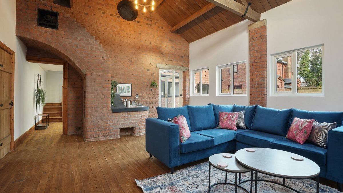 Knowsley Apartment | Victorian Retreat in Liverpool