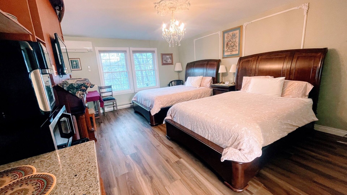 Wolfville Bed & Breakfast | Victorian Room - Patio, Patio, Downtown