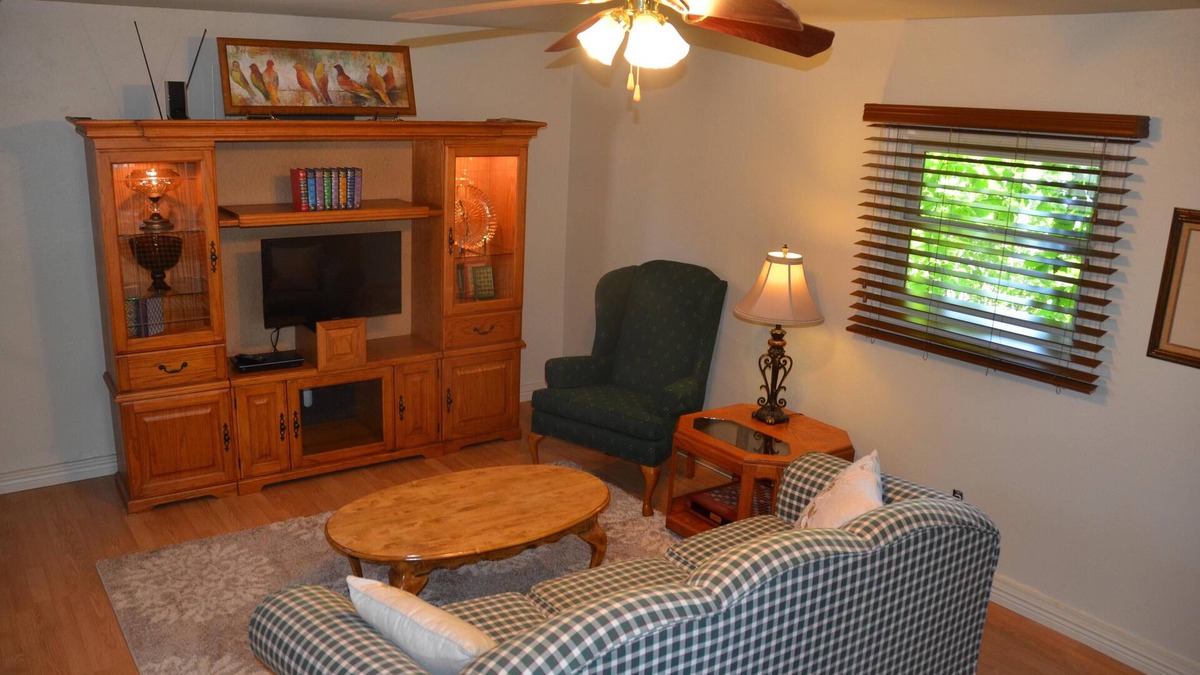 Central Colorado Springs Apartment | Victorian Style Apt. Close To Downtown