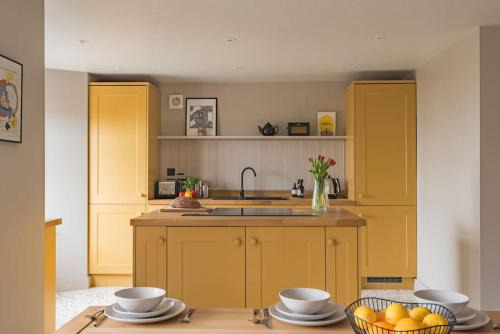 Deal House | Victory Cottage - Stunning home with sea views