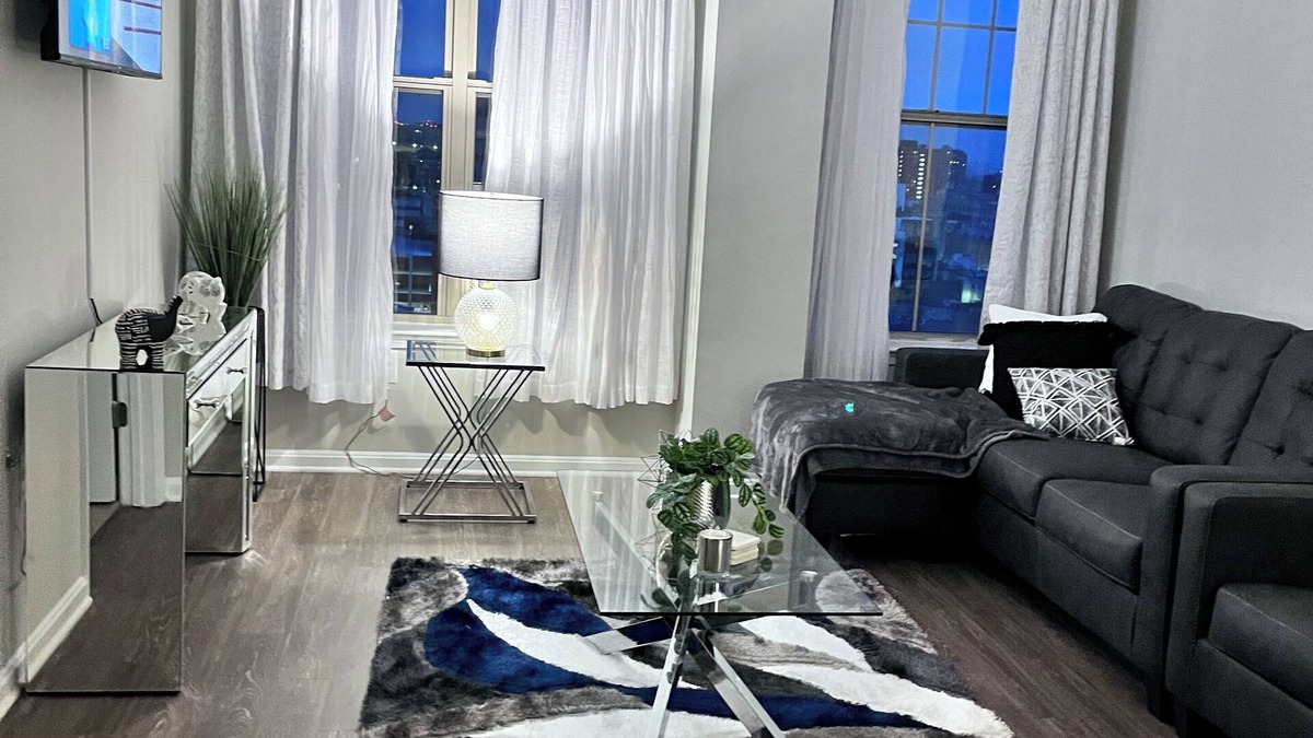 Downtown Baltimore Apartment | Victory Penthouse Retreat – Modern 2BED/2BATH