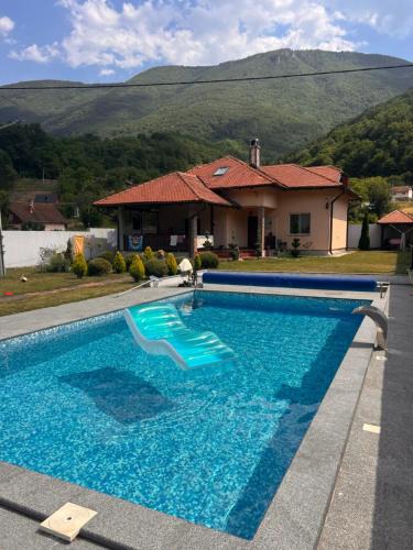 Perucac Apartment | Victory Pool House