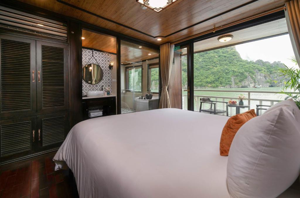 Bai Chay Boat Rental | Victory Star Cruise