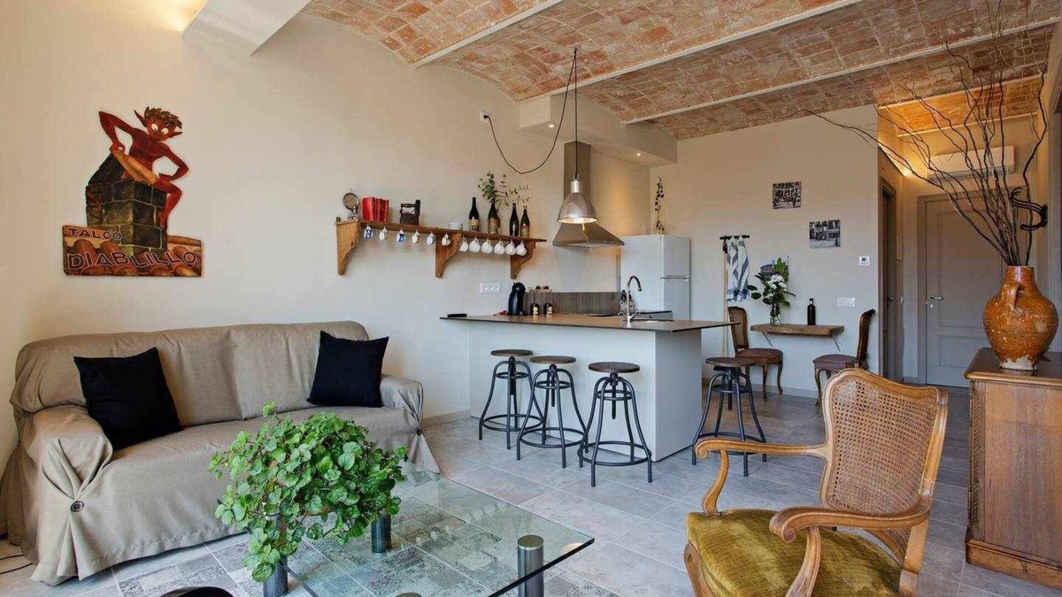 Olot Apartment | Vidrier, flat with access to indoor swimming pool