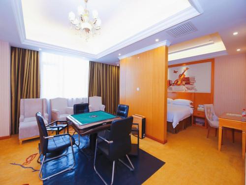 Longgang Hotel | Vienna Hotel Shenzhen Longgang Ainan Road