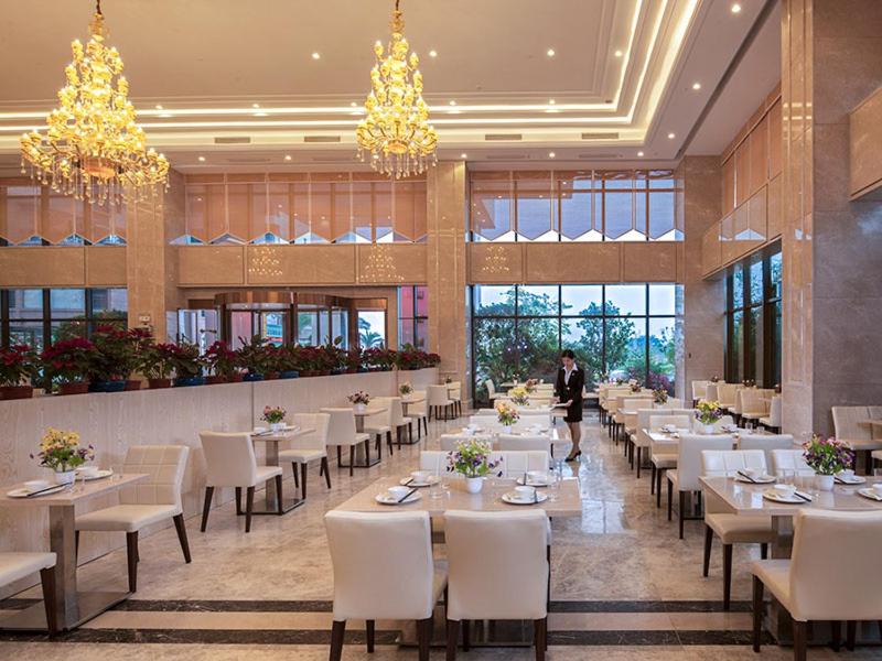 Xinxing County Hotel | Vienna International Hotel (Guangdong Yunfu Emerging New City Plaza Store)