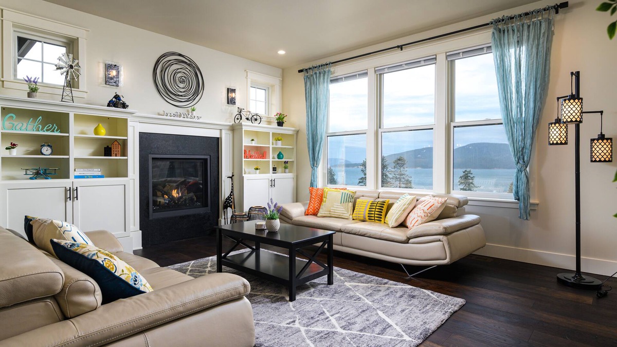 Anacortes House | View Anacortes Home with Hot Tub & Scandinavian Sauna