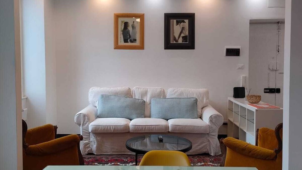 Lagaccio Apartment | VIEW and COMFORT near TRAIN and METRO STATION, PORTO ANTICO, TERMINAL CRUISES.