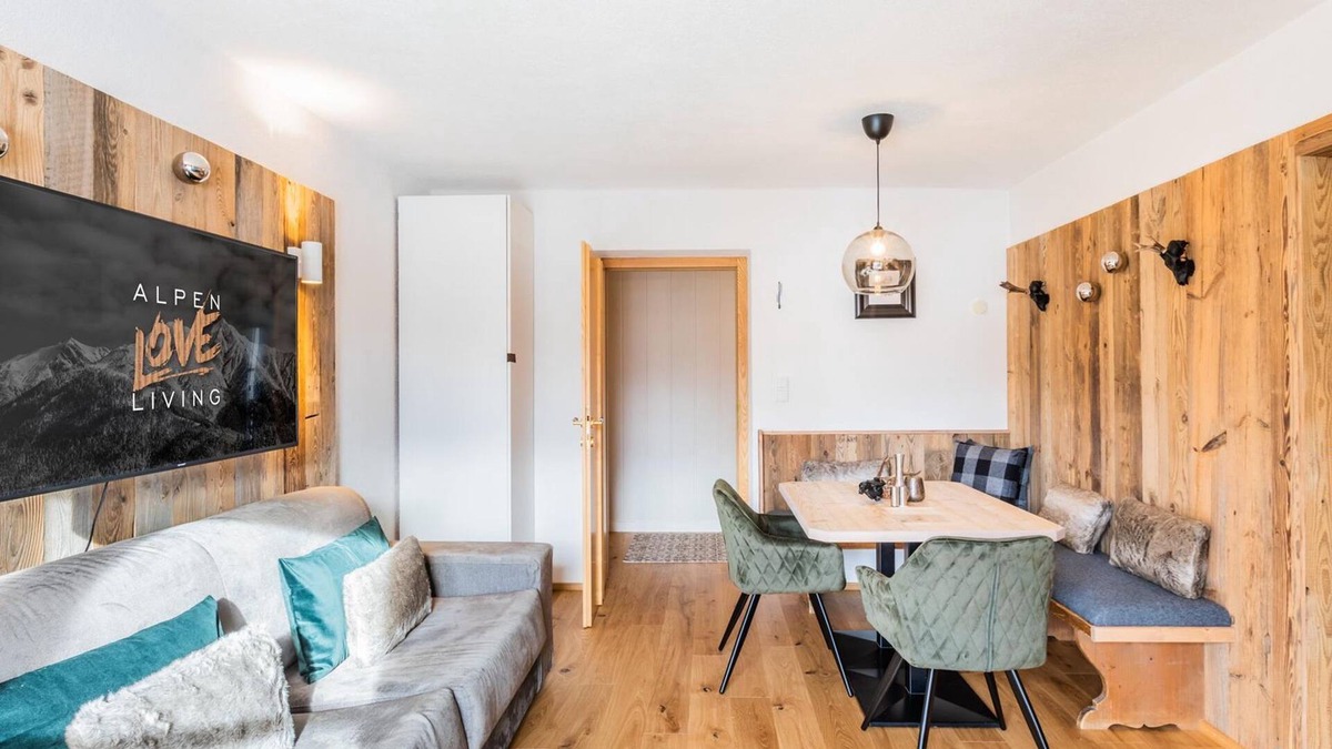 Reith bei Seefeld Apartment | View Apartment - Wildfang Spa Retreat Seefeld