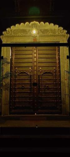 Shavri Colony House | View lake village boutique