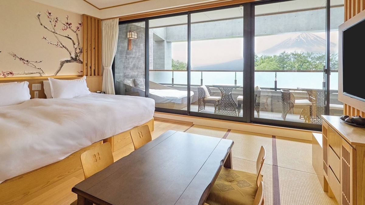 Oishi Hotel | View of Mt Fuji Deluxe JapaneseWestern Room Room only/Minamitsuru-gun Yamanashi