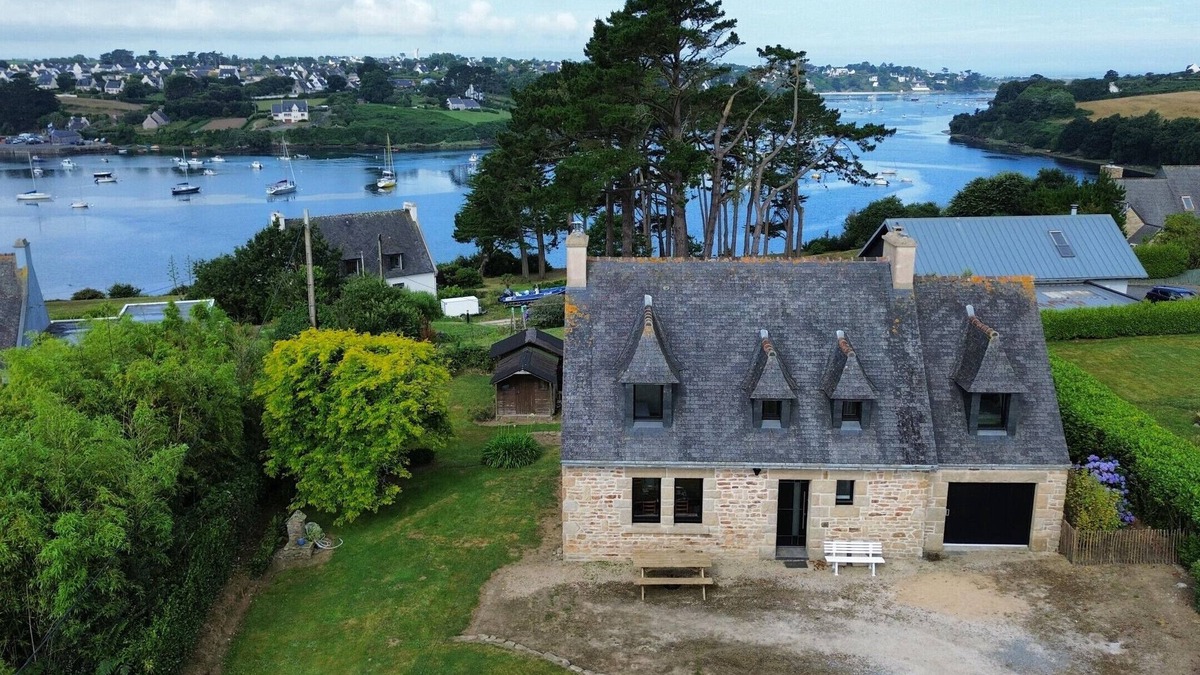 Lannilis House | View over the Aber - House for 8 - Large garden