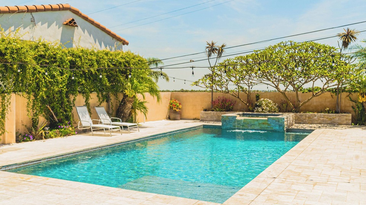View Park-Windsor Hills Apartment | View Park Angeles with Private Pool