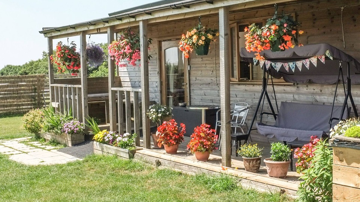 Okehampton Cottage | VIEW THE GALLERY, pet friendly, with open fire in Okehampton