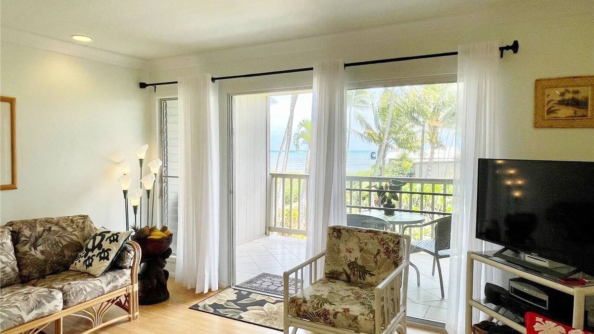 Ualapue Condo | View the Ocean & lush natural, tropical landscape of East Molokai.
