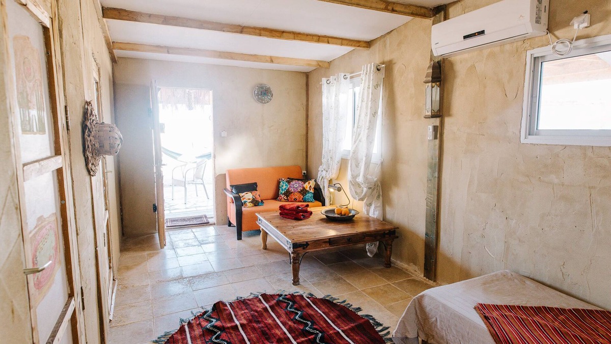 Ezuz House | View unto the Negev mountains