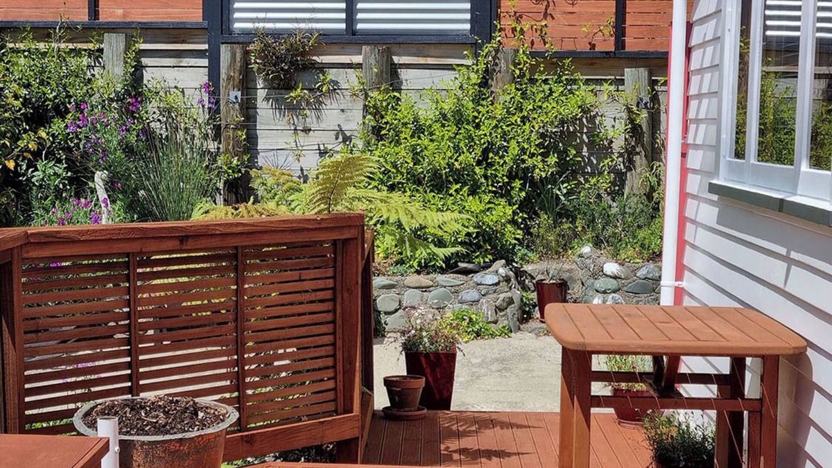 Nelson South House | Views, art, comfort, charming house in Nelson. Deck, beautiful garden and lounge