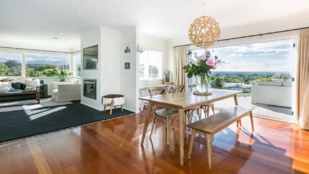 Havelock North House | Views, close to town