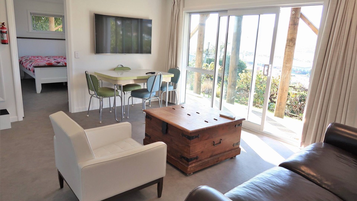 Stepneyville Apartment | Views-for-ages-apartment