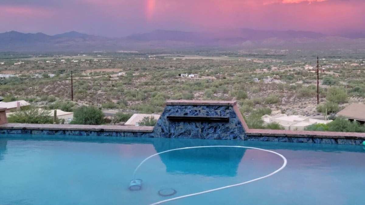 Diamante Del Lago House | Views/Modern/Pool/Spa/Sleeps 4