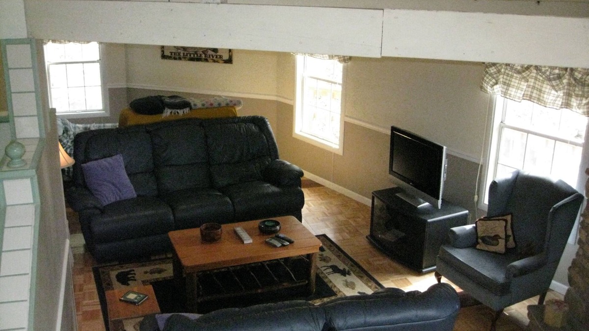 Mount Vernon Cabin | views of a life time, 3-2, a/c, wifi, firepit, jacuzzi, 360 porch, parking lot.