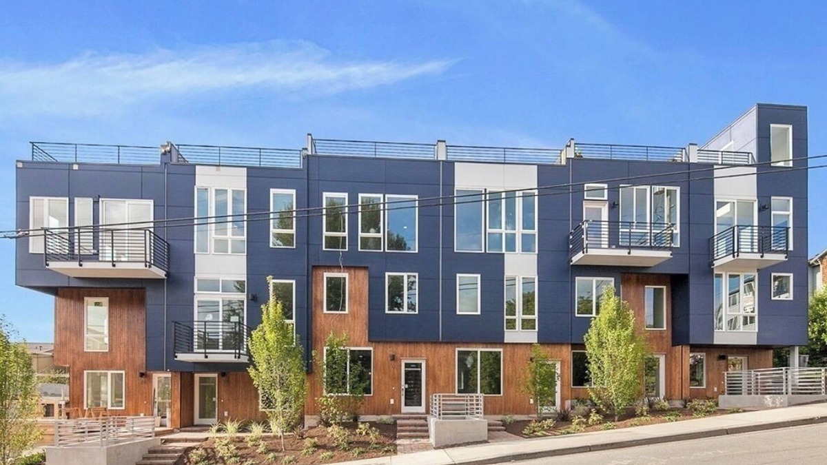 Eastlake House | Views of the Space Needle & Lake Union w/Parking!