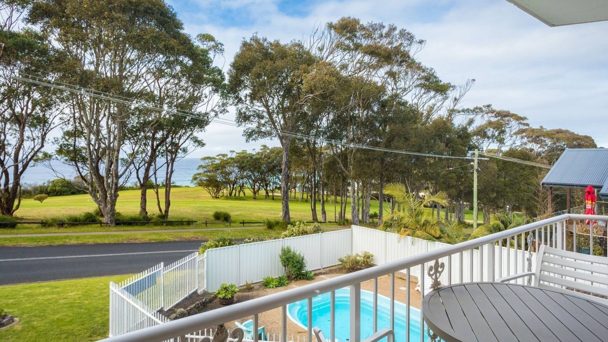 Narooma Apartment | Views on Ballingalla