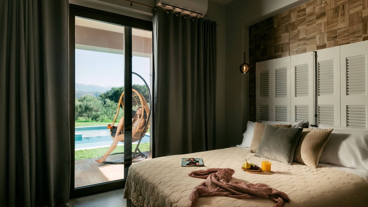 Galatas Villa | Views, Pool, Garden, BBQ, Playground, Tennis Table