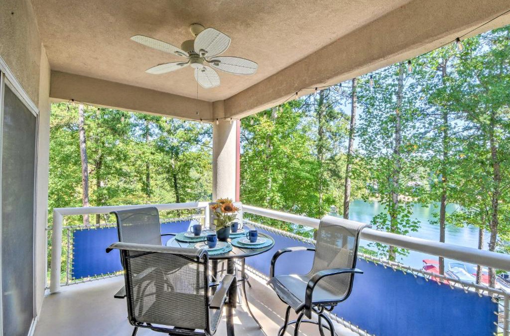 Salem Apartment | Views, Pools and Marina Lake Keowee Condo!
