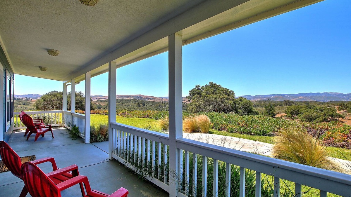 Lompoc House | Views, views, views!