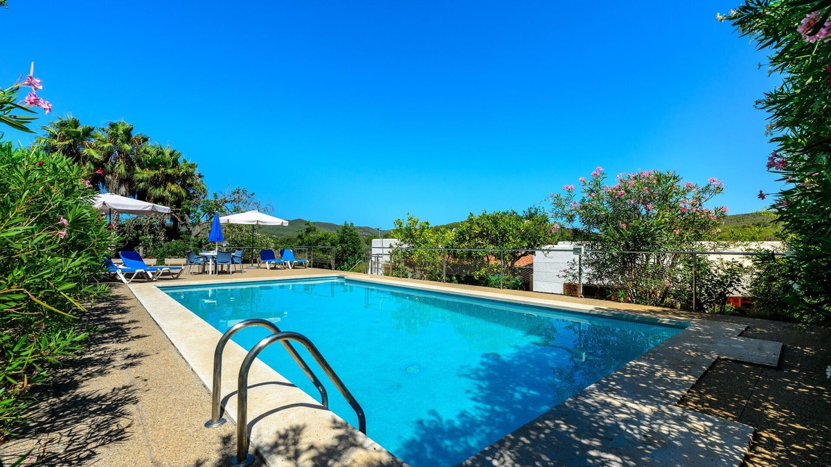 Santa Gertrudis House | Villa "Can Joan den Coves" with Mountain View, Pool & Wi-Fi